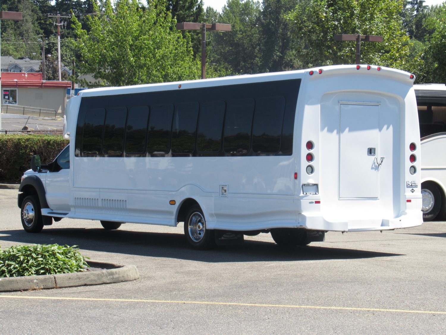 2013 Turtle Top Odyssey XL Propane Shuttle Bus 27 Passengers- S24824 - Image 4