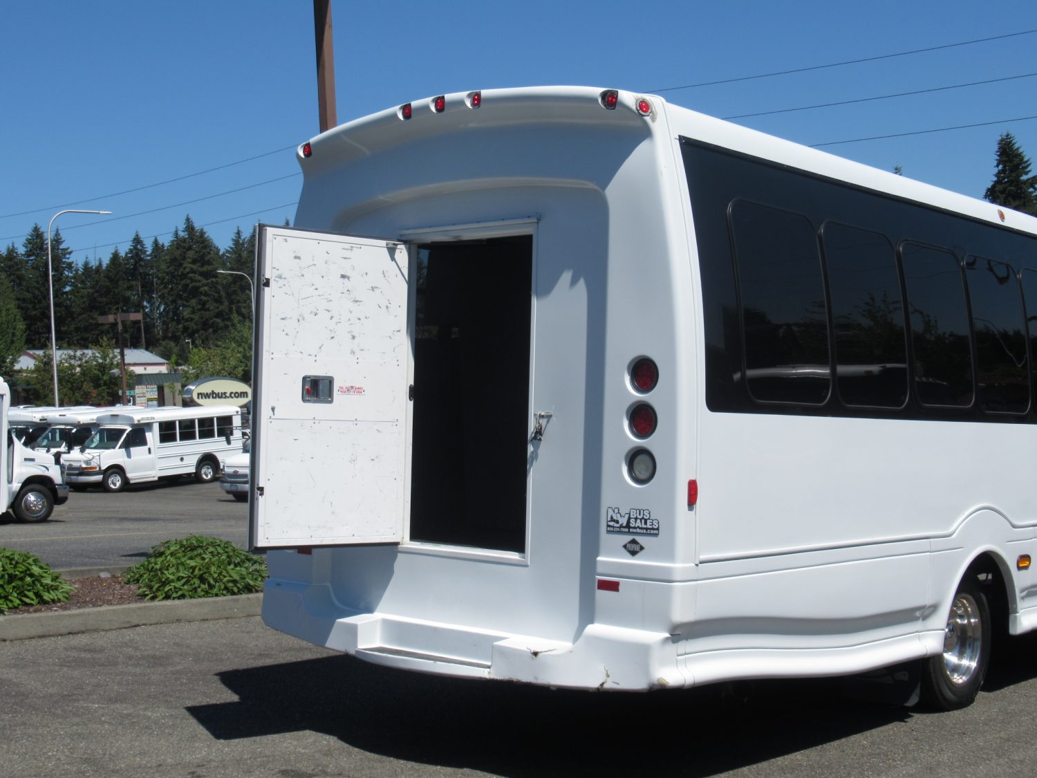 2013 Turtle Top Odyssey XL Propane Shuttle Bus 27 Passengers- S24824 - Image 10
