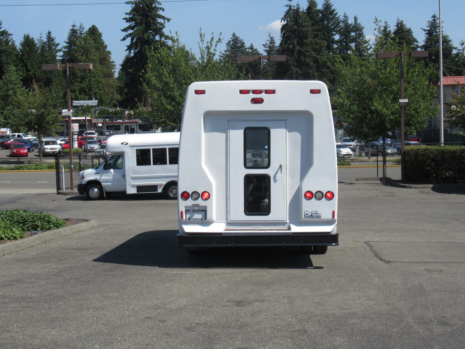 2010 Ford Startrans Senator 16+2 ADA Shuttle Bus - S97587 - Image 11