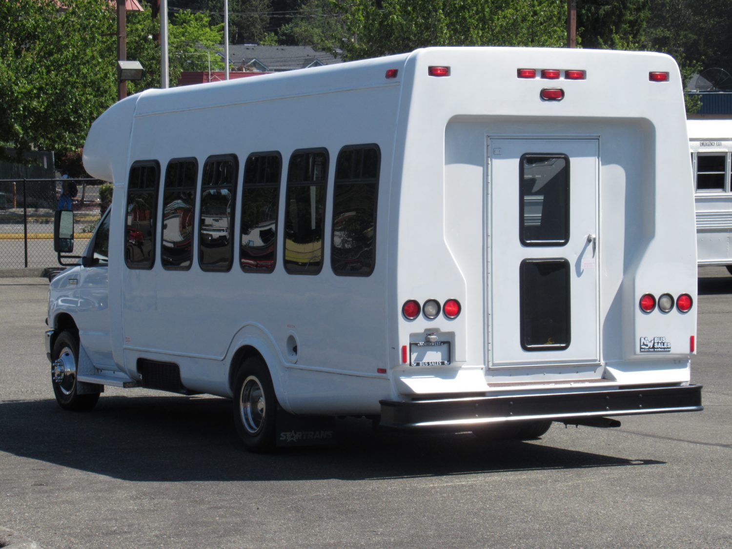 2010 Ford Startrans Senator 16+2 ADA Shuttle Bus - S97587 - Image 4