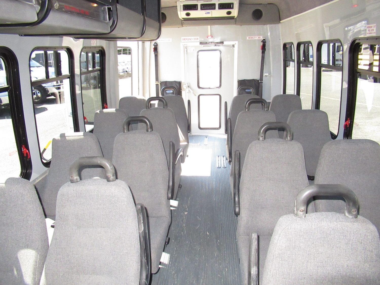 2010 Ford Startrans Senator 16+2 ADA Shuttle Bus - S97587 - Image 6