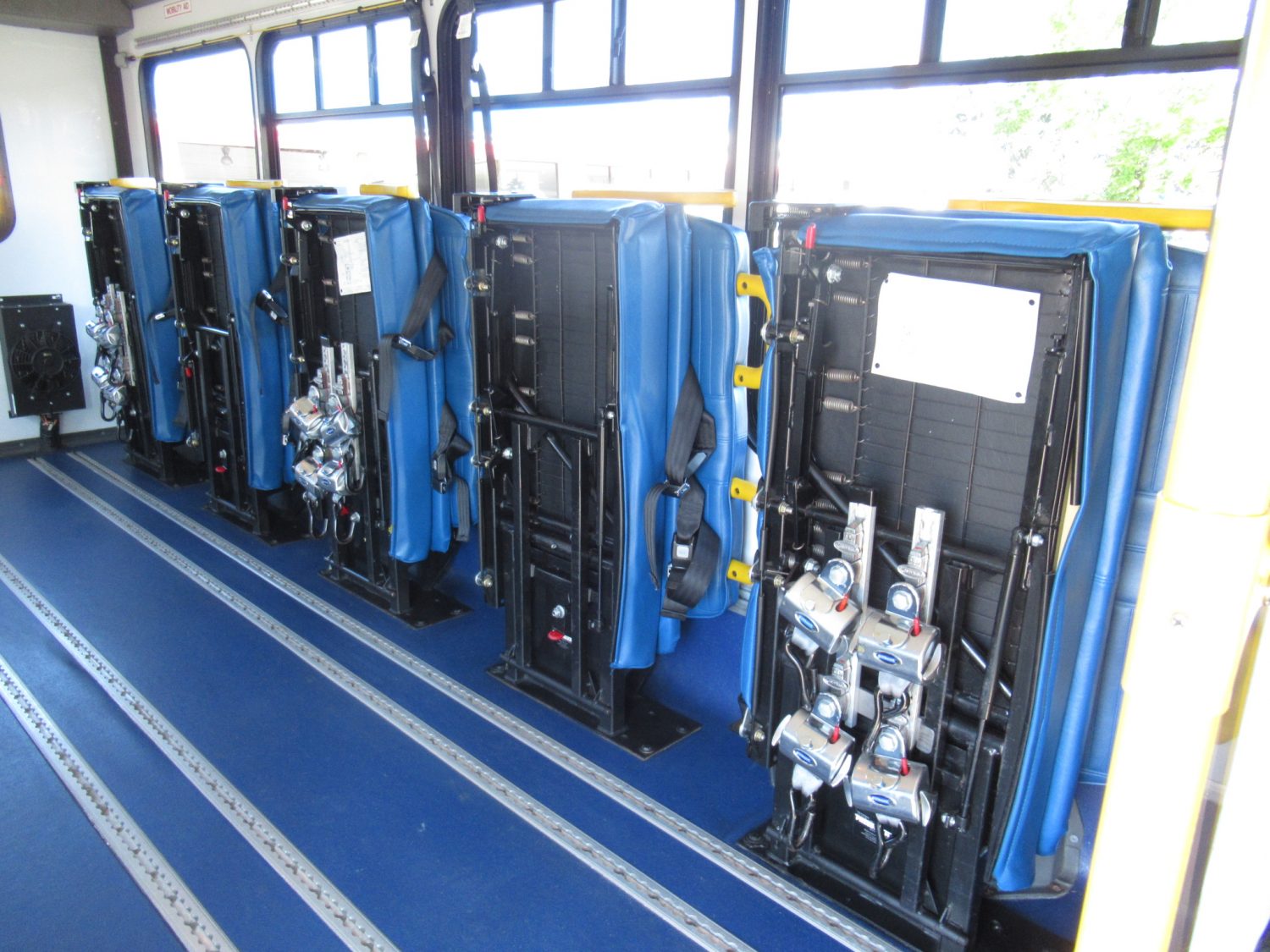 2012 Chevrolet Startrans 14 Passenger ADA Shuttle Bus - S00900 - Image 11