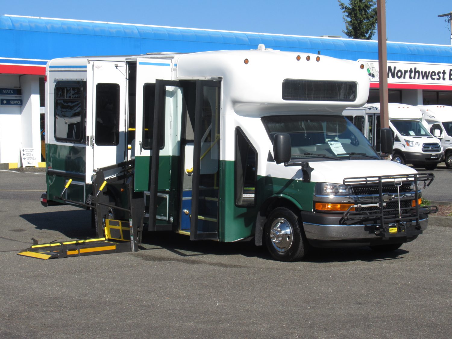 2012 Chevrolet Startrans 14 Passenger ADA Shuttle Bus - S00900