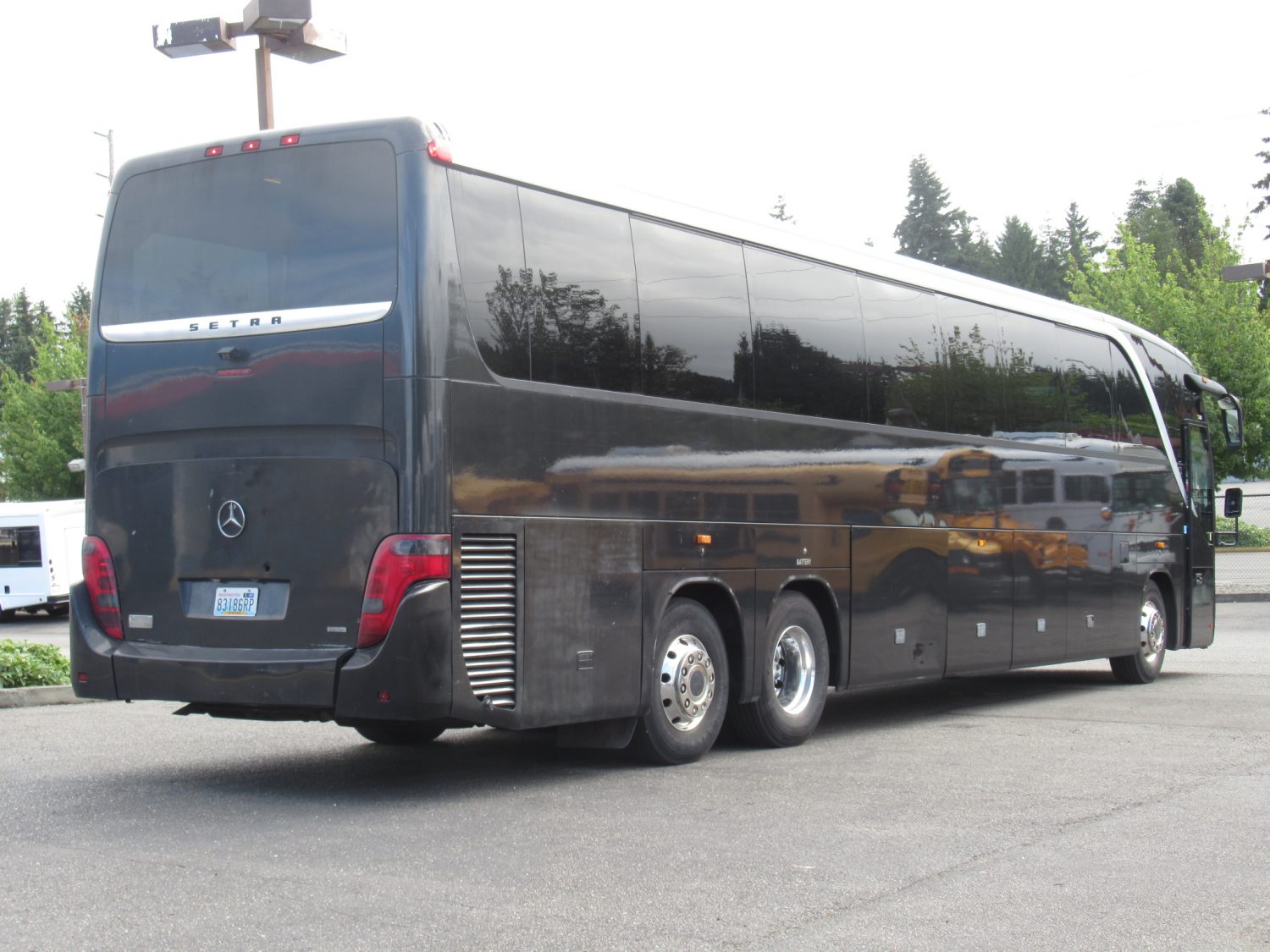 2009 Setra S417 56 Passenger Motorcoach - C00717 - Image 3