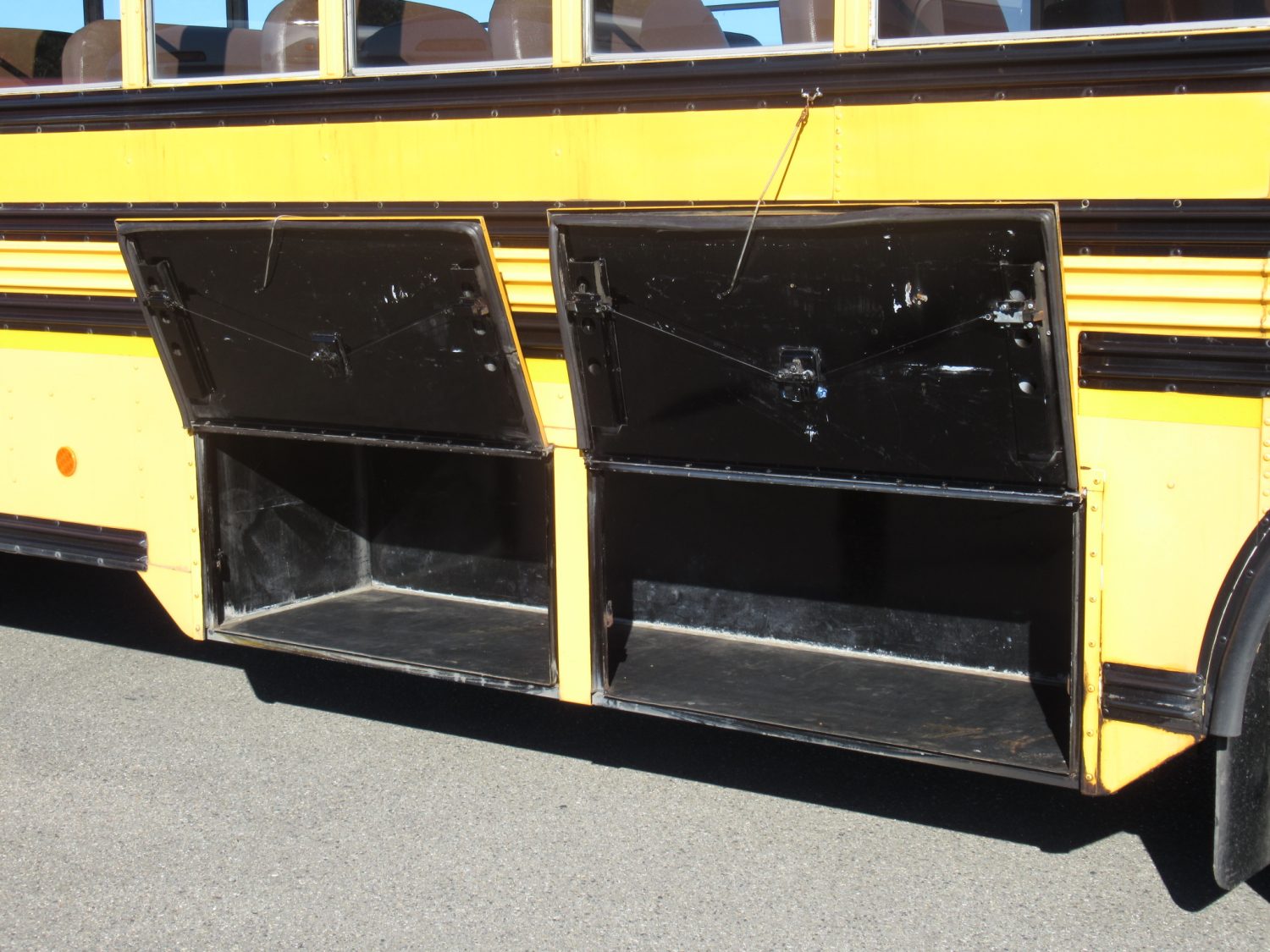 2001 Bluebird All American 78 Passenger School Bus - B99964 - Image 10