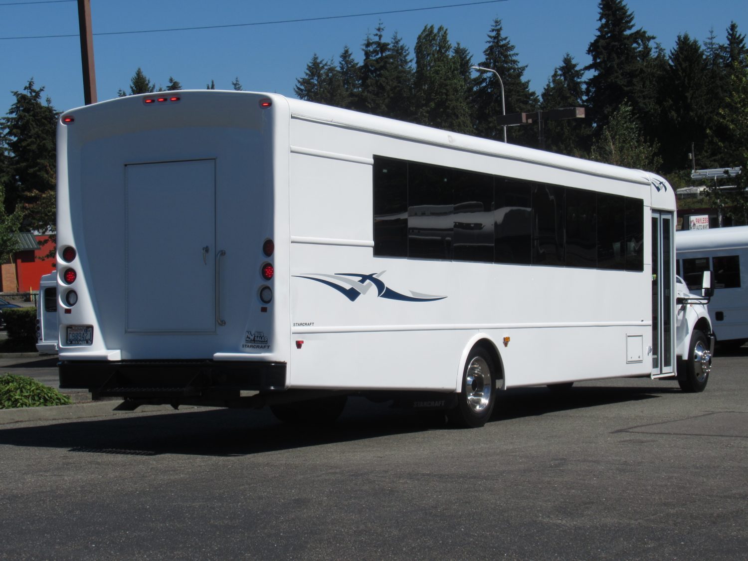 2018 Ford F-650 Starcraft Allstar XL 37 Passenger + Rear Luggage Shuttle Bus - S02289 - Image 3