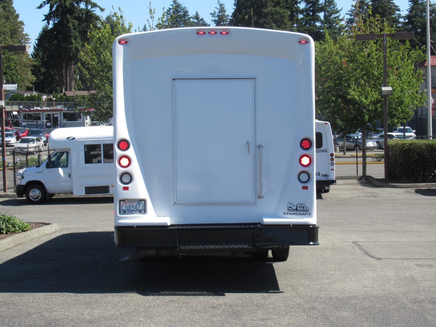 2018 Ford F-650 Starcraft Allstar XL 37 Passenger + Rear Luggage Shuttle Bus - S02289 - Image 11