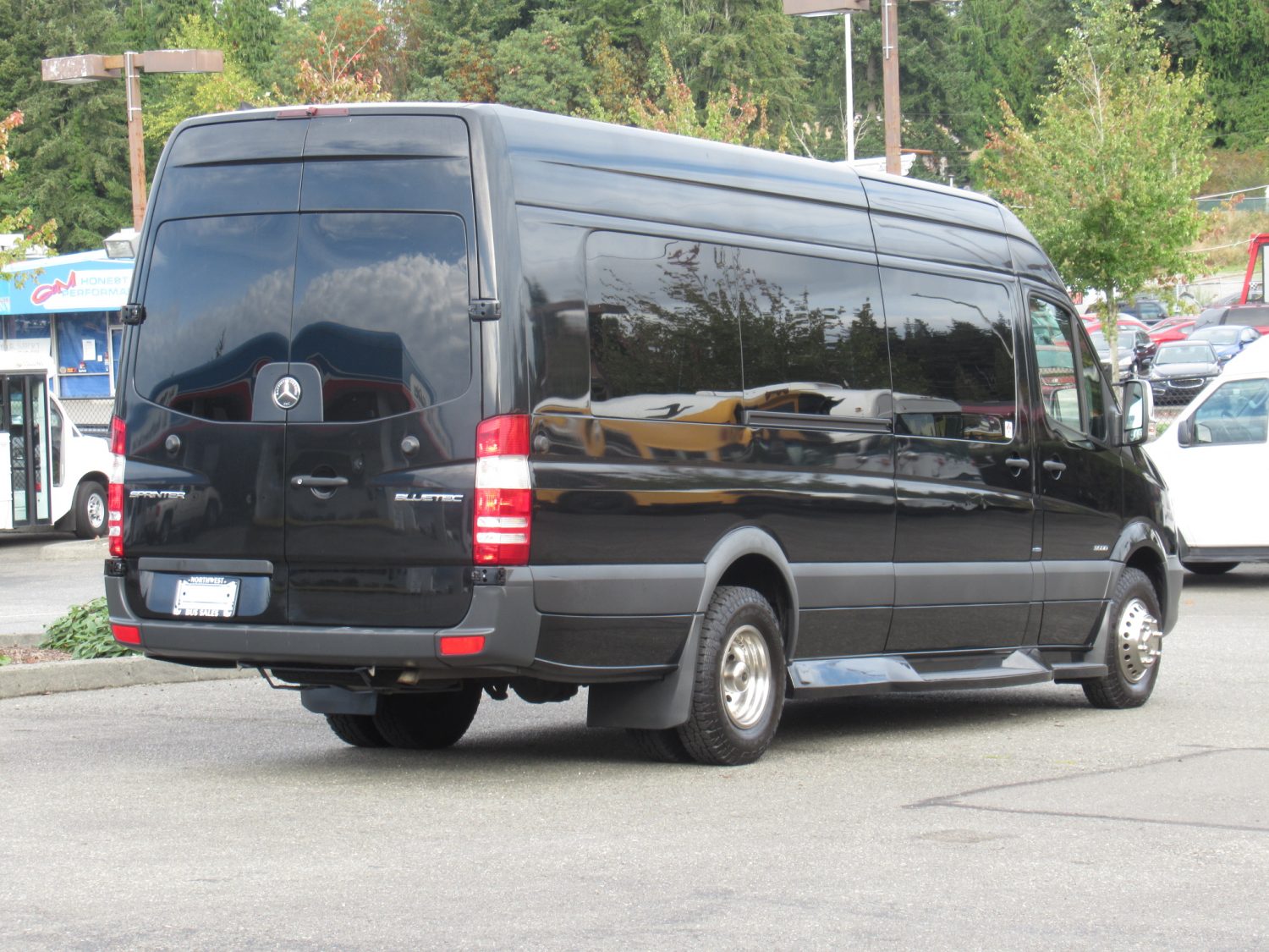2014 Mercedes Sprinter Battisti Customs Limousine - S65999 - Image 3