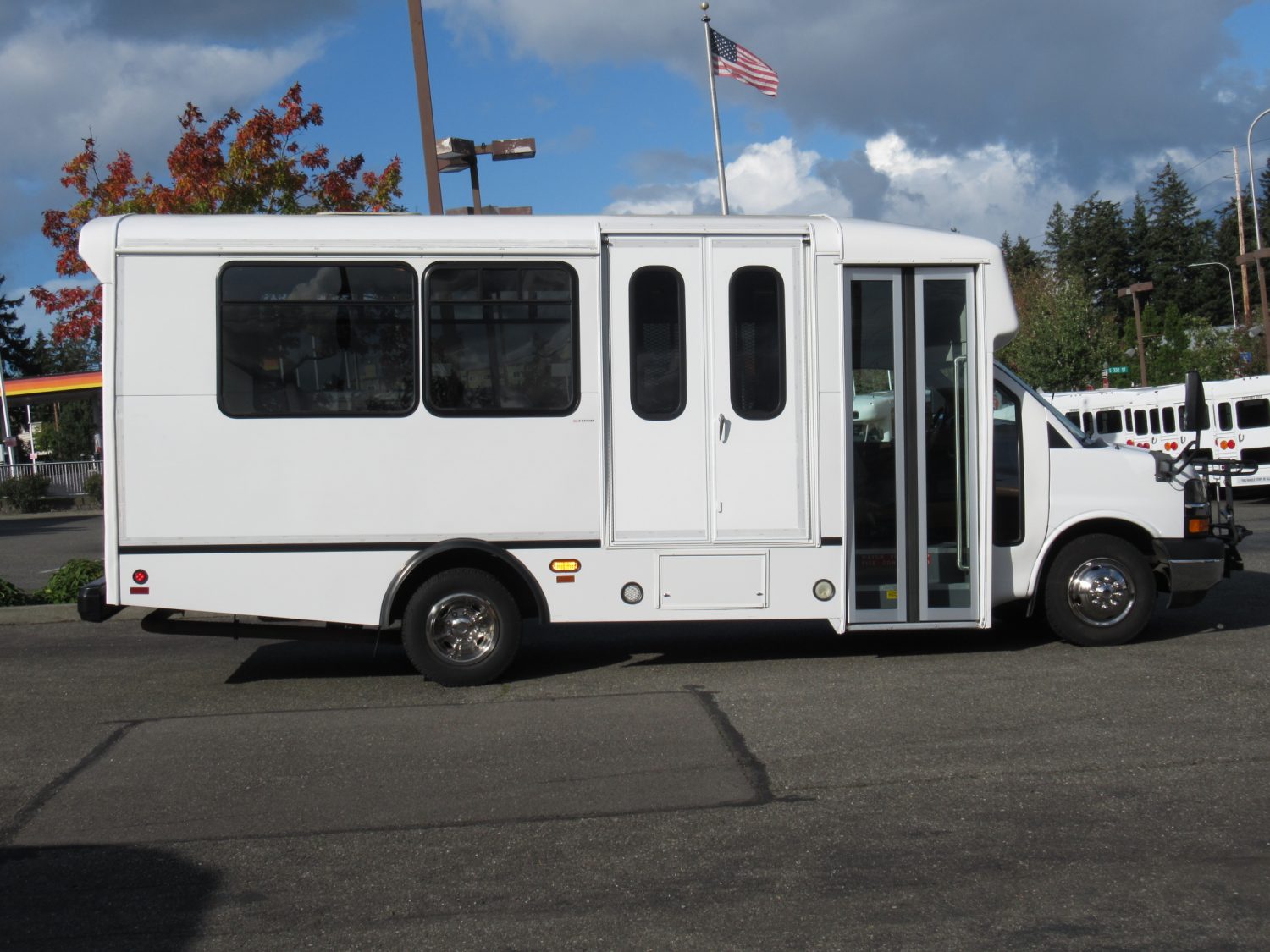 2012 Chevrolet Champion 14 Passenger ADA Shuttle - S34827 - Image 12