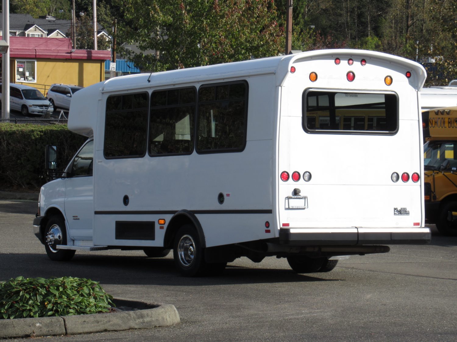 2012 Chevrolet Champion 14 Passenger ADA Shuttle - S34827 - Image 4