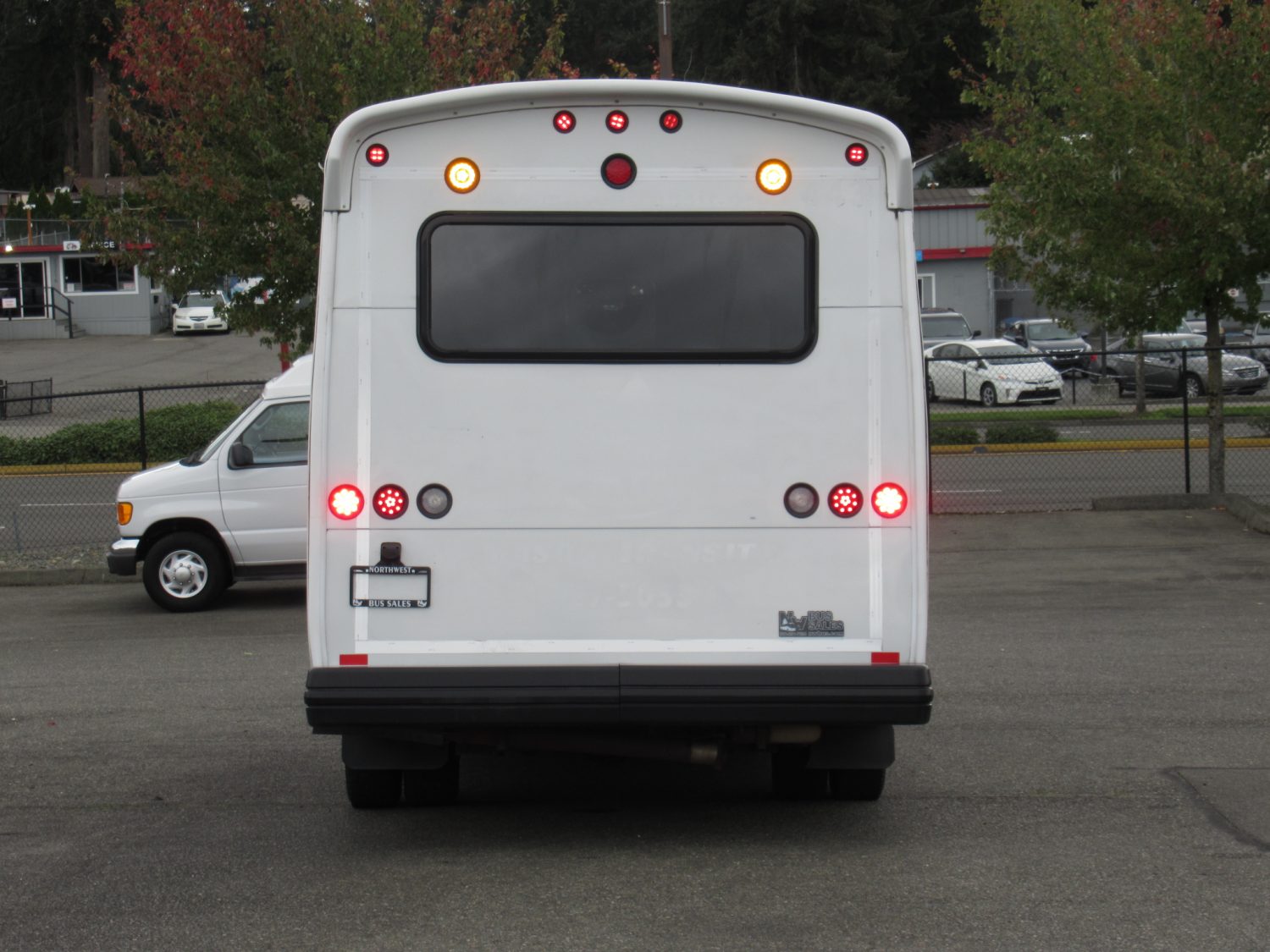 2012 Chevrolet Champion 14 Passenger ADA Shuttle - S34692 - Image 11