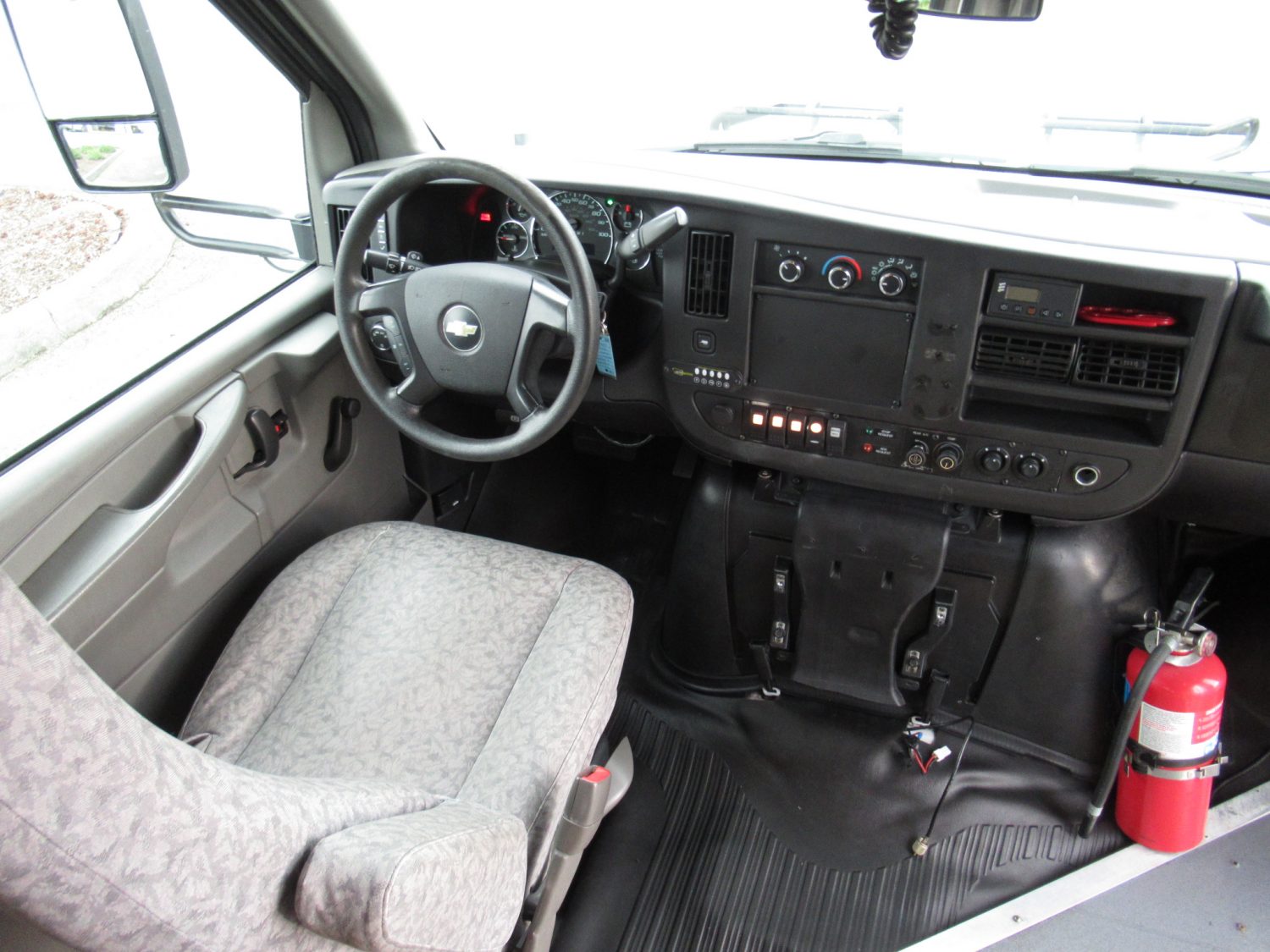 2012 Chevrolet Champion 14 Passenger ADA Shuttle - S34692 - Image 5