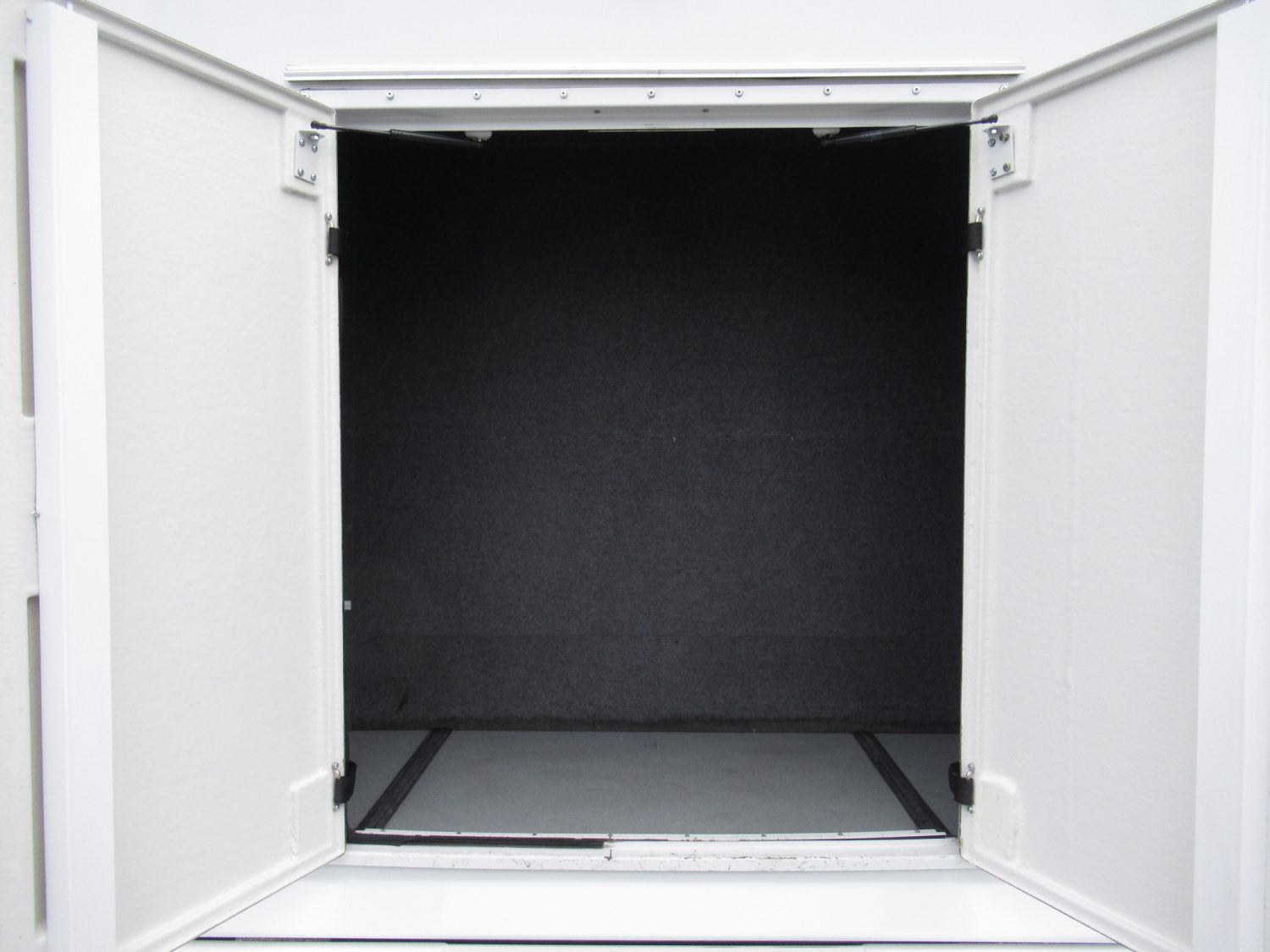 2017 Ford Eldorado Aerotech 14 ADA + Rear Luggage Shuttle Bus - S60864 - Image 11