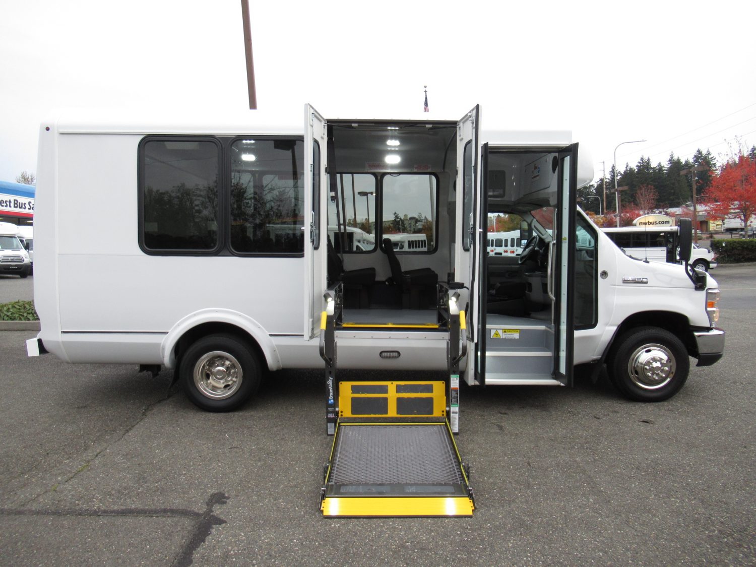 2017 Ford Eldorado Aerotech 14 ADA + Rear Luggage Shuttle Bus - S60864 - Image 10