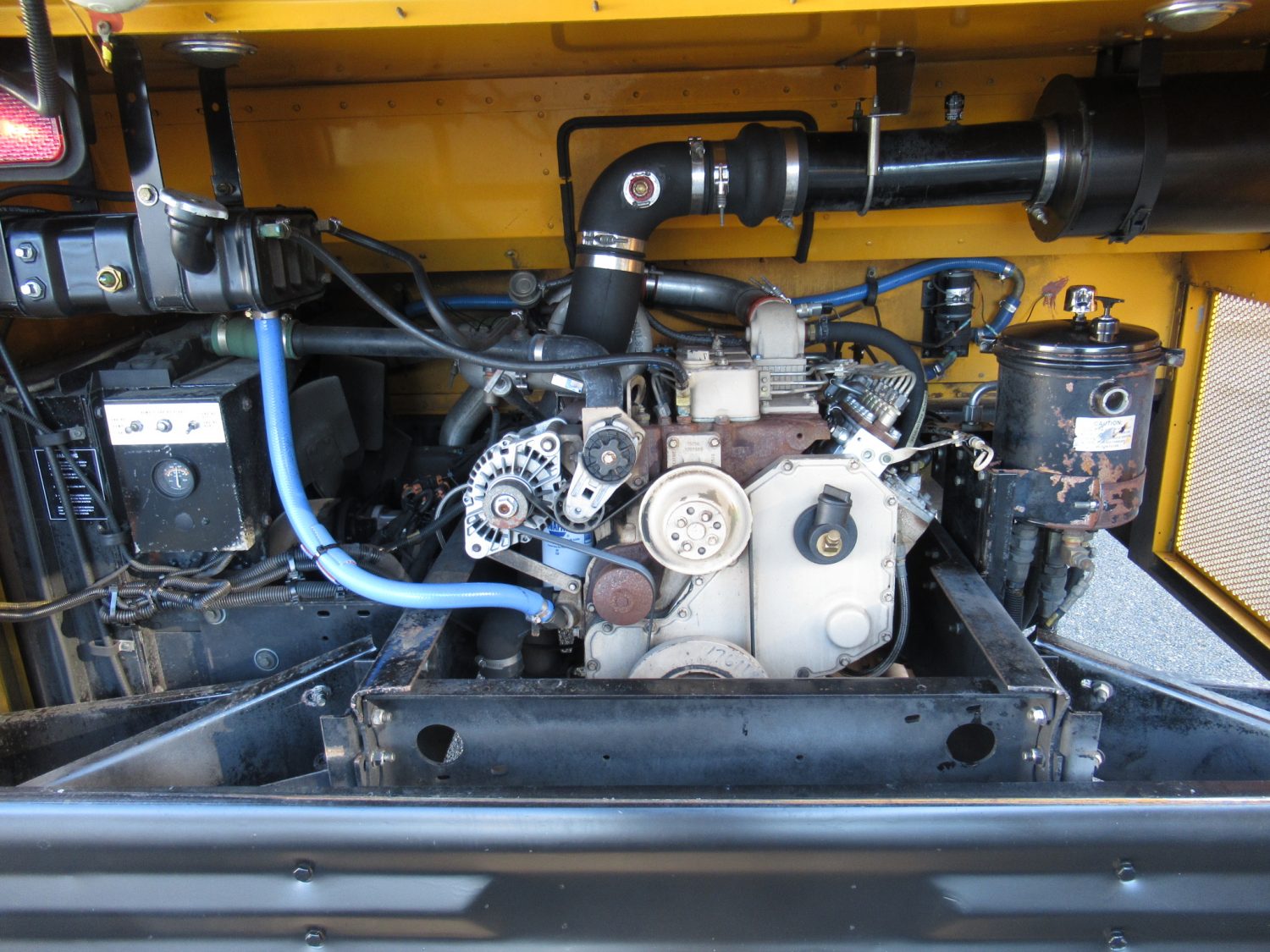 1998 Blue Bird TC-2000 75 Passenger School Bus - B78487 - Image 10