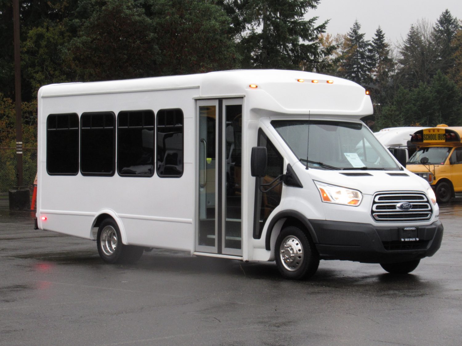 2016 Ford Starlite Transit 14 Passenger + Interior Luggage - S46089