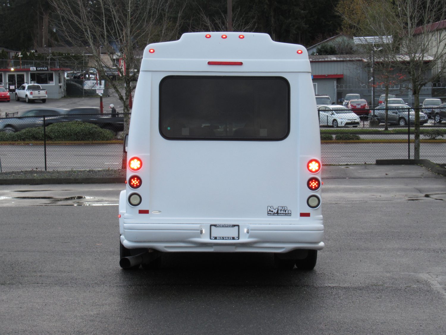 2011 Chevrolet Turtle Top 13 Passenger Shuttle Bus - S52261 - Image 11