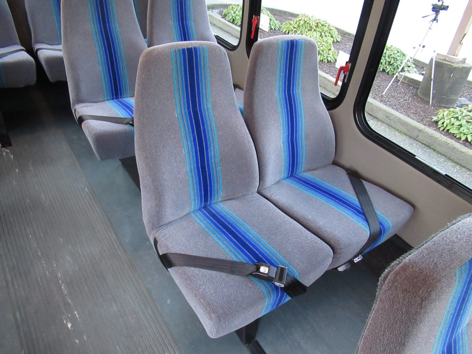 2011 Chevrolet Turtle Top 13 Passenger Shuttle Bus - S52261 - Image 9