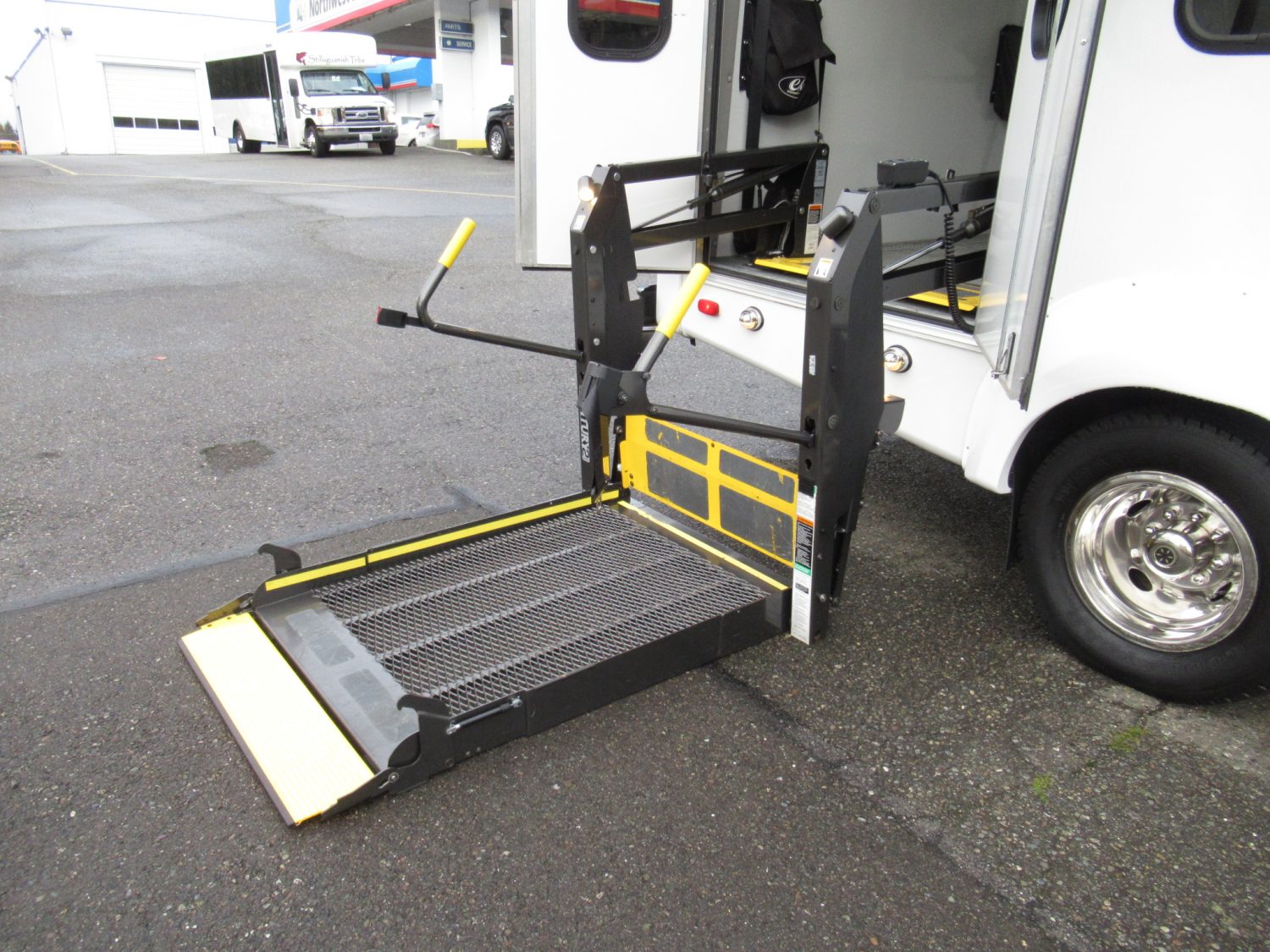 2012 Ford Elkhart 12 Passenger + 2 Wheelchair ADA Shuttle Bus - S30358 - Image 9