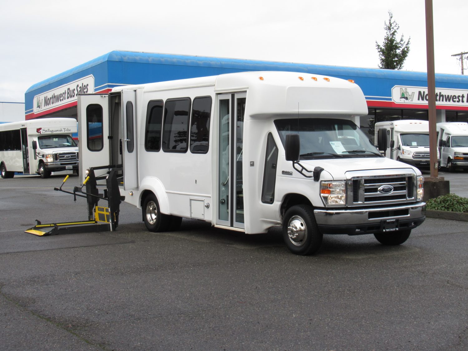 2012 Ford Elkhart 12 Passenger + 2 Wheelchair ADA Shuttle Bus - S30358