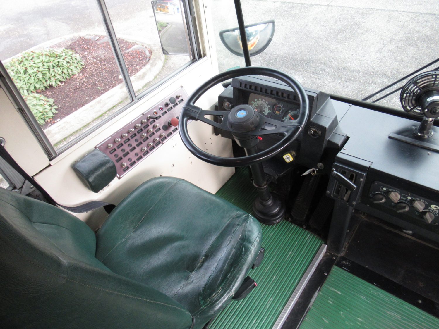 1998 Blue Bird TC-2000 75 Passenger School Bus - B78489 - Image 5