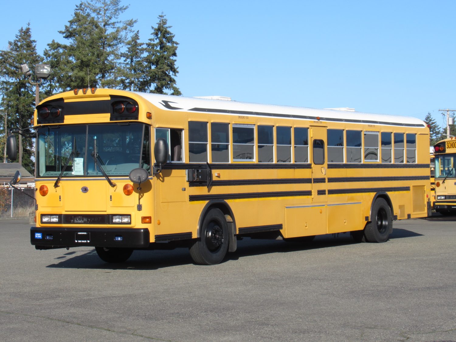 2005 Blue Bird All American 78 Passenger School Bus - B28687 - Image 2