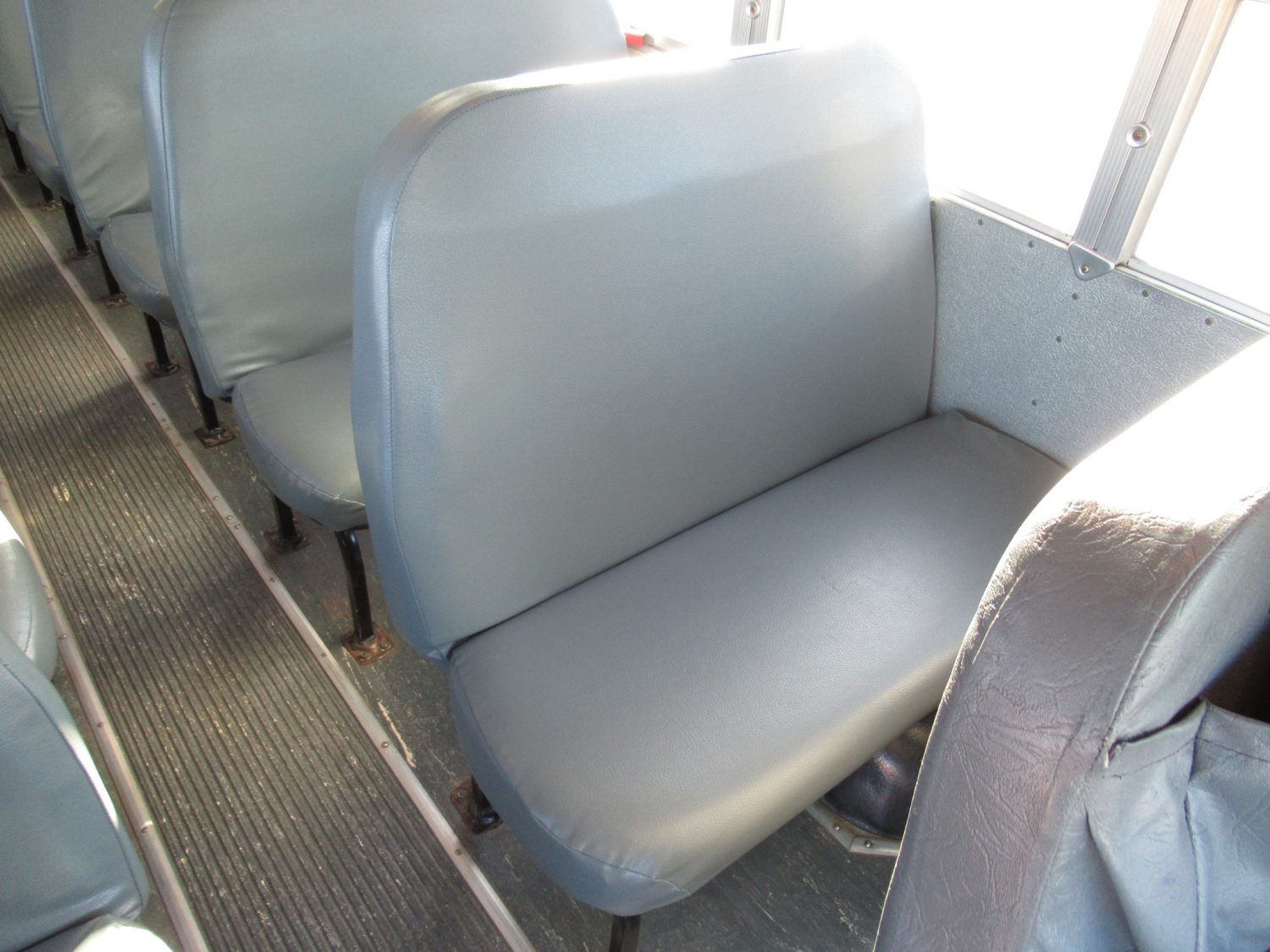 2005 Blue Bird All American 78 Passenger School Bus - B28687 - Image 9