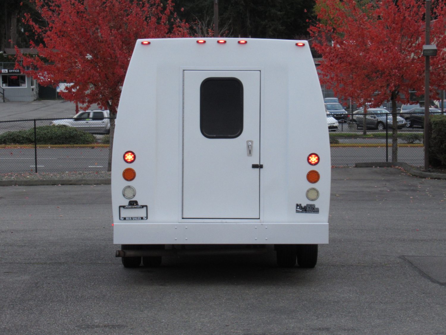 2010 Ford Federal 20 Passenger + Rear Luggage Shuttle Bus - S49190 - Image 11