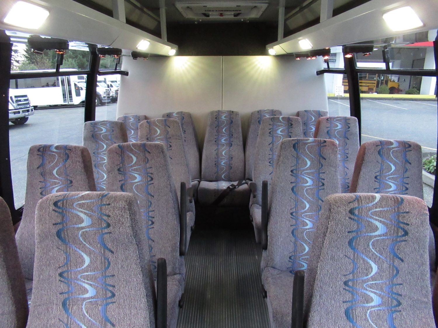 2010 Ford Federal 20 Passenger + Rear Luggage Shuttle Bus - S49190 - Image 6