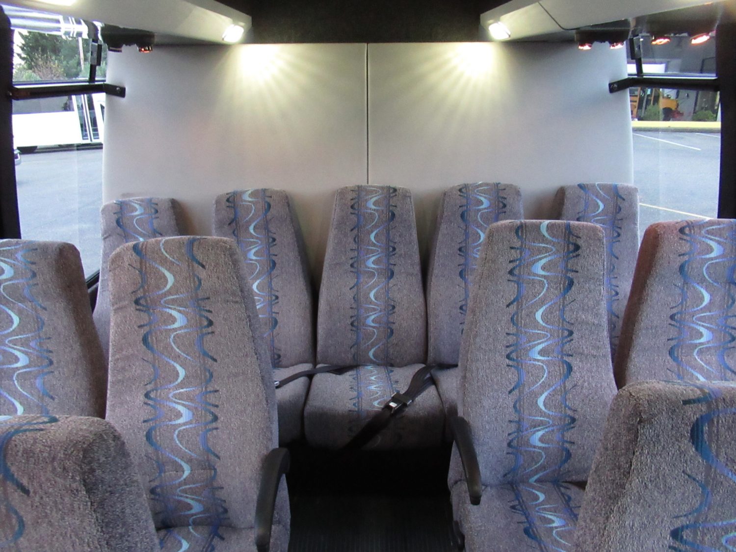 2010 Ford Federal 20 Passenger + Rear Luggage Shuttle Bus - S49190 - Image 7