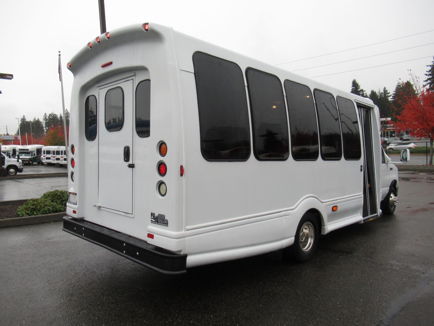 2008 Ford Turtle Top Odyssey 22 Passenger + Rear Luggage Shuttle Bus - S01175 - Image 3