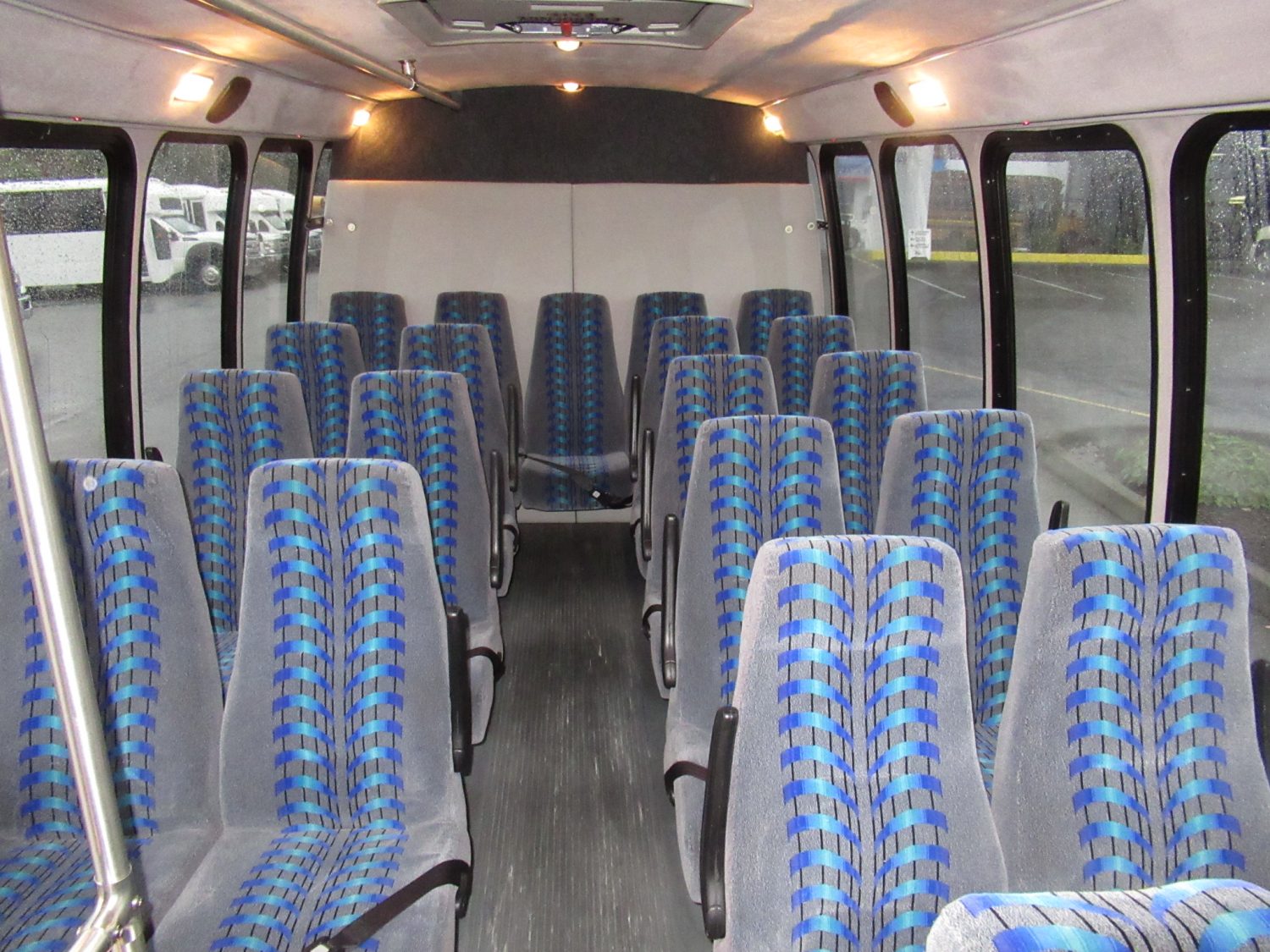 2008 Ford Turtle Top Odyssey 22 Passenger + Rear Luggage Shuttle Bus - S01175 - Image 6