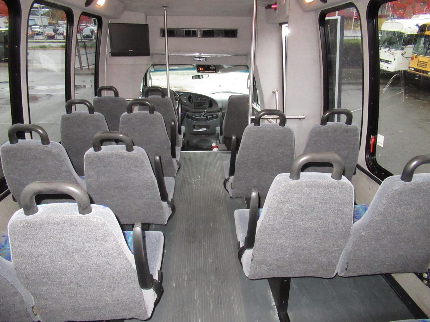 2008 Ford Turtle Top Odyssey 22 Passenger + Rear Luggage Shuttle Bus - S60233 - Image 9