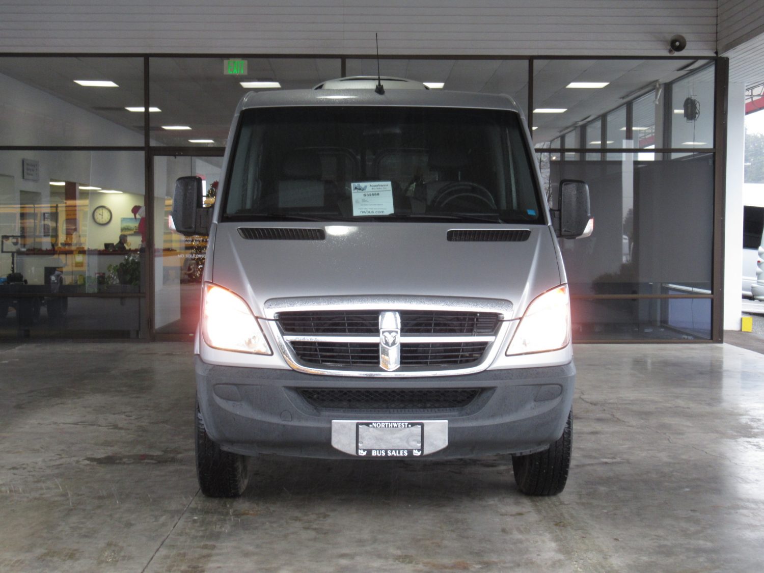 2007 Dodge Sprinter 2500 9 Passenger ADA Van - S32588 - Image 12