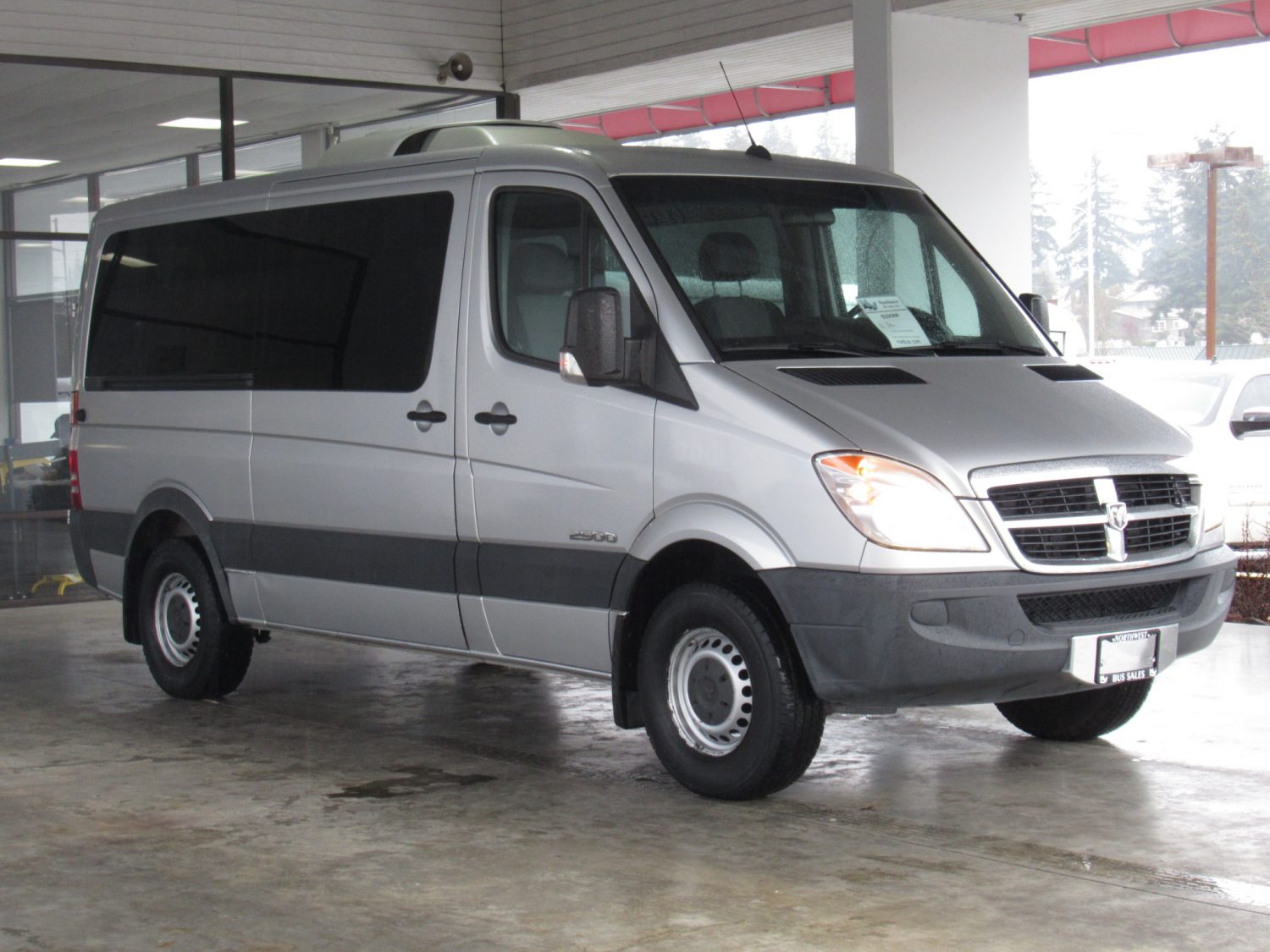 2007 Dodge Sprinter 2500 9 Passenger ADA Van - S32588