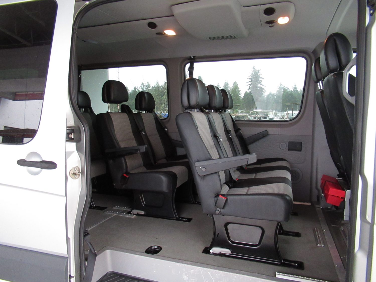 2007 Dodge Sprinter 2500 9 Passenger ADA Van - S32588 - Image 8