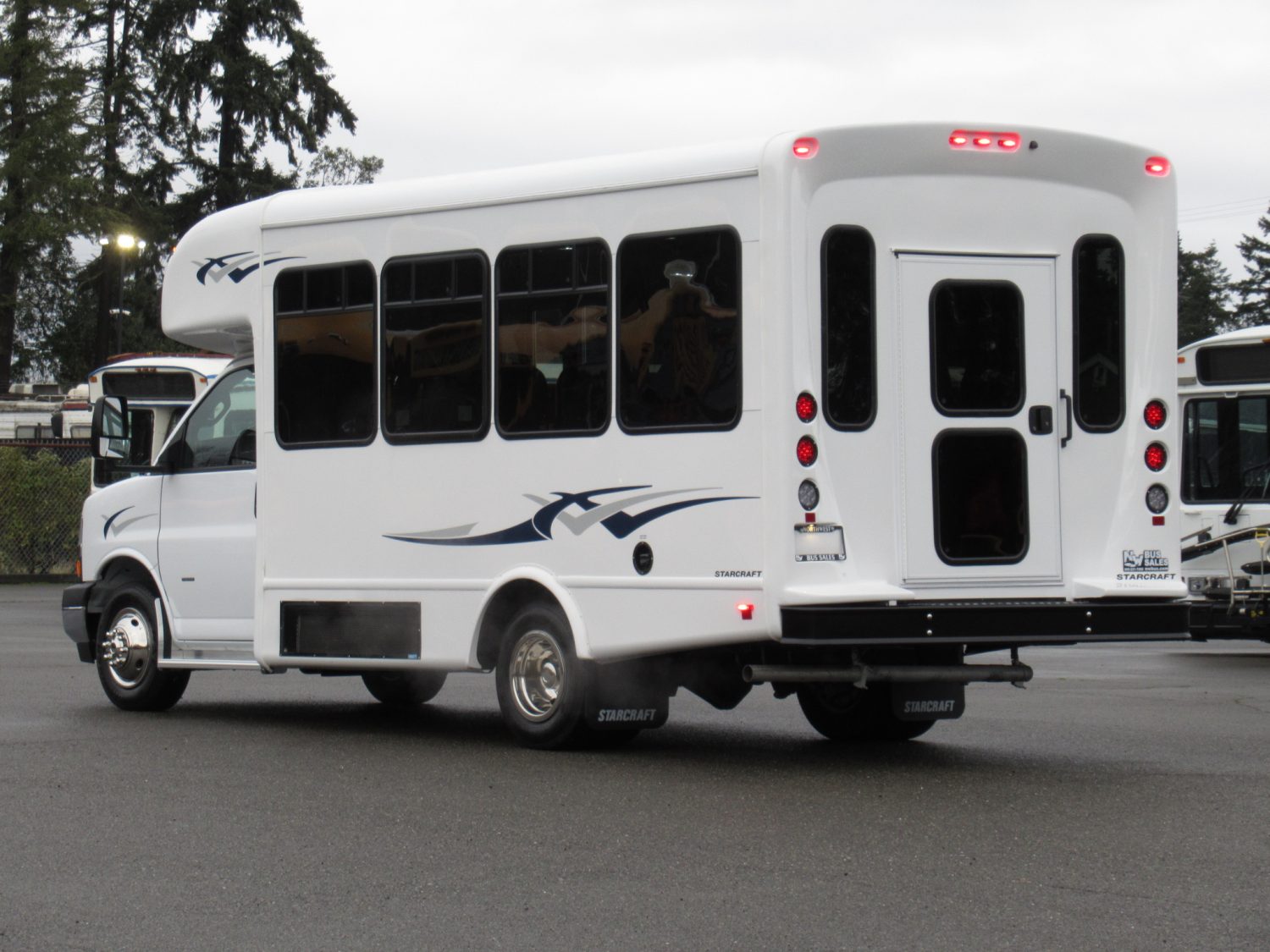 2020 Chevrolet Allstar 14 Passenger + Rear Luggage Shuttle Bus - S14081 - Image 4