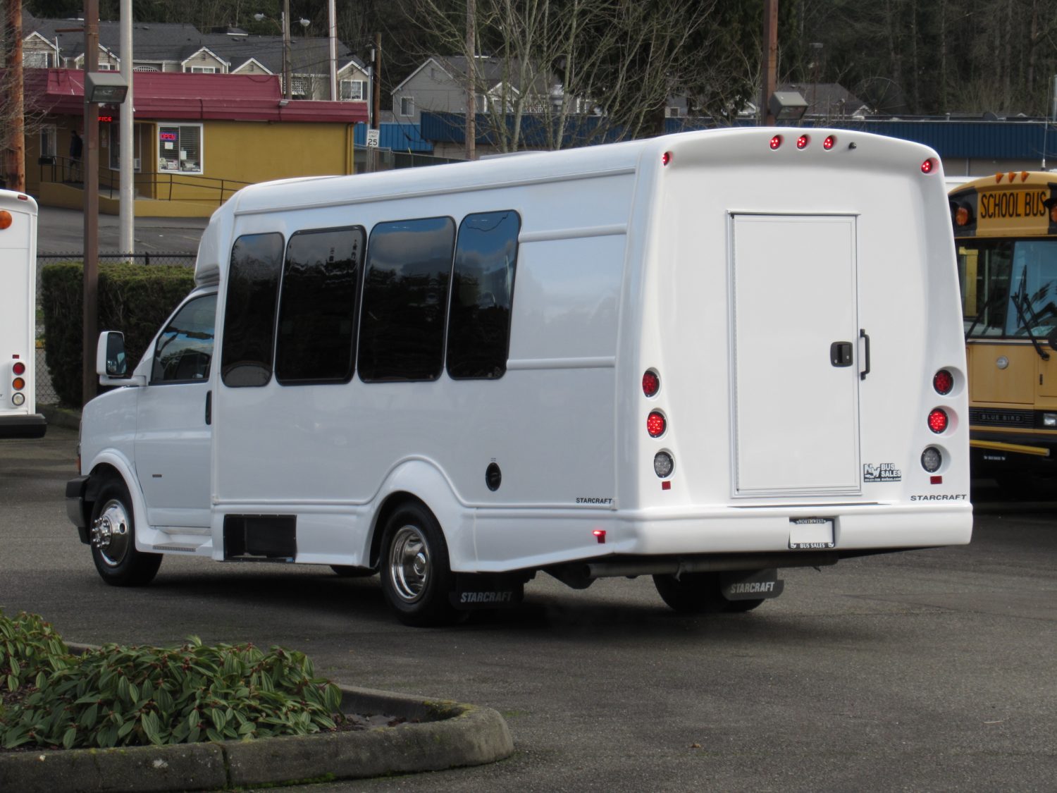 2020 Chevrolet Starquest 14 Passenger + Rear Luggage Shuttle Bus - S13952 - Image 4