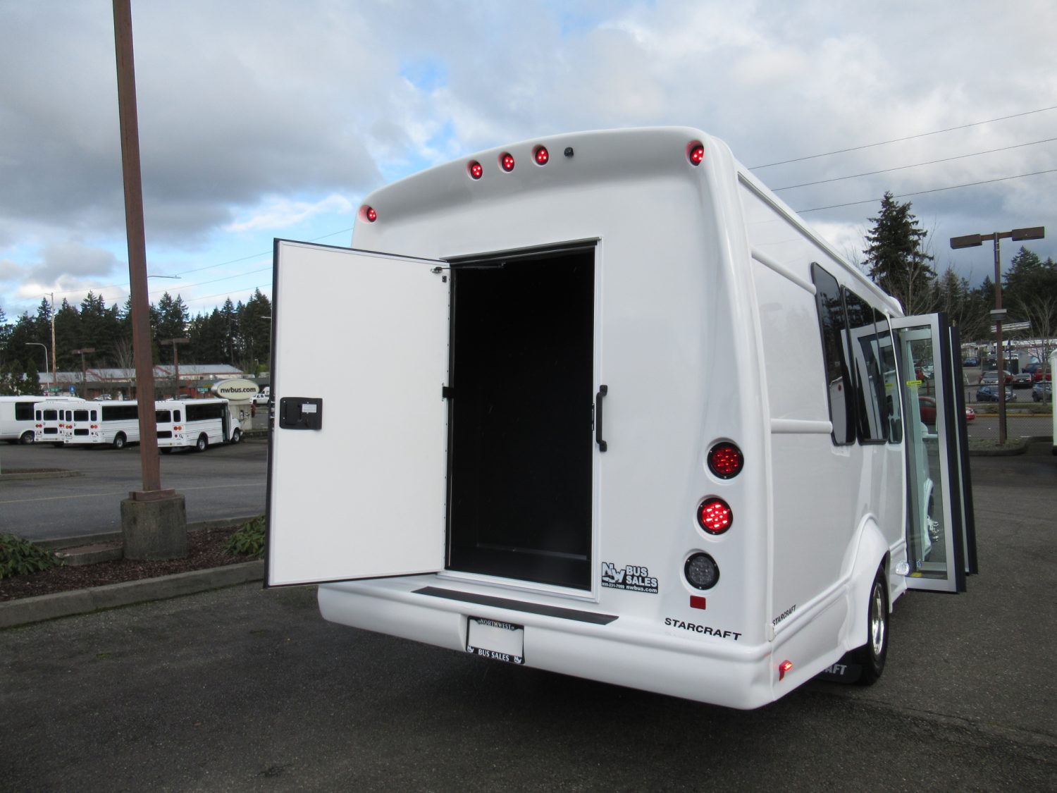 2020 Chevrolet Starquest 14 Passenger + Rear Luggage Shuttle Bus - S13952 - Image 10