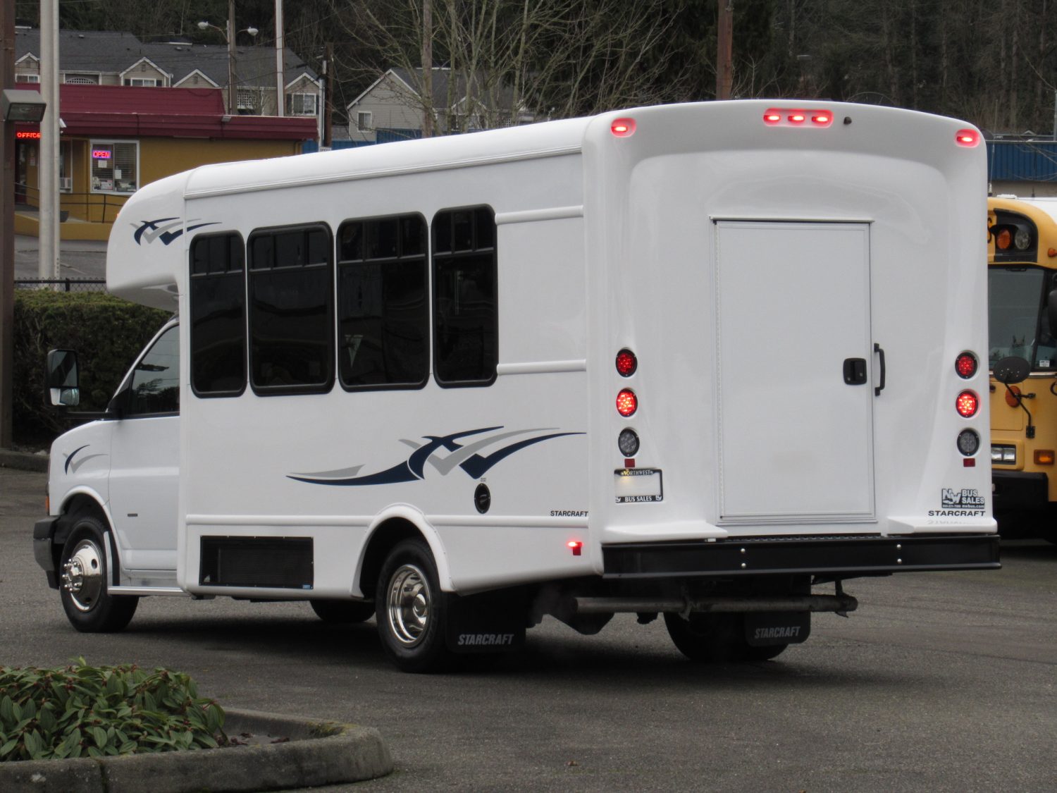 2020 Chevrolet Allstar 14 Passenger + Rear Luggage Shuttle Bus - S14323 - Image 4