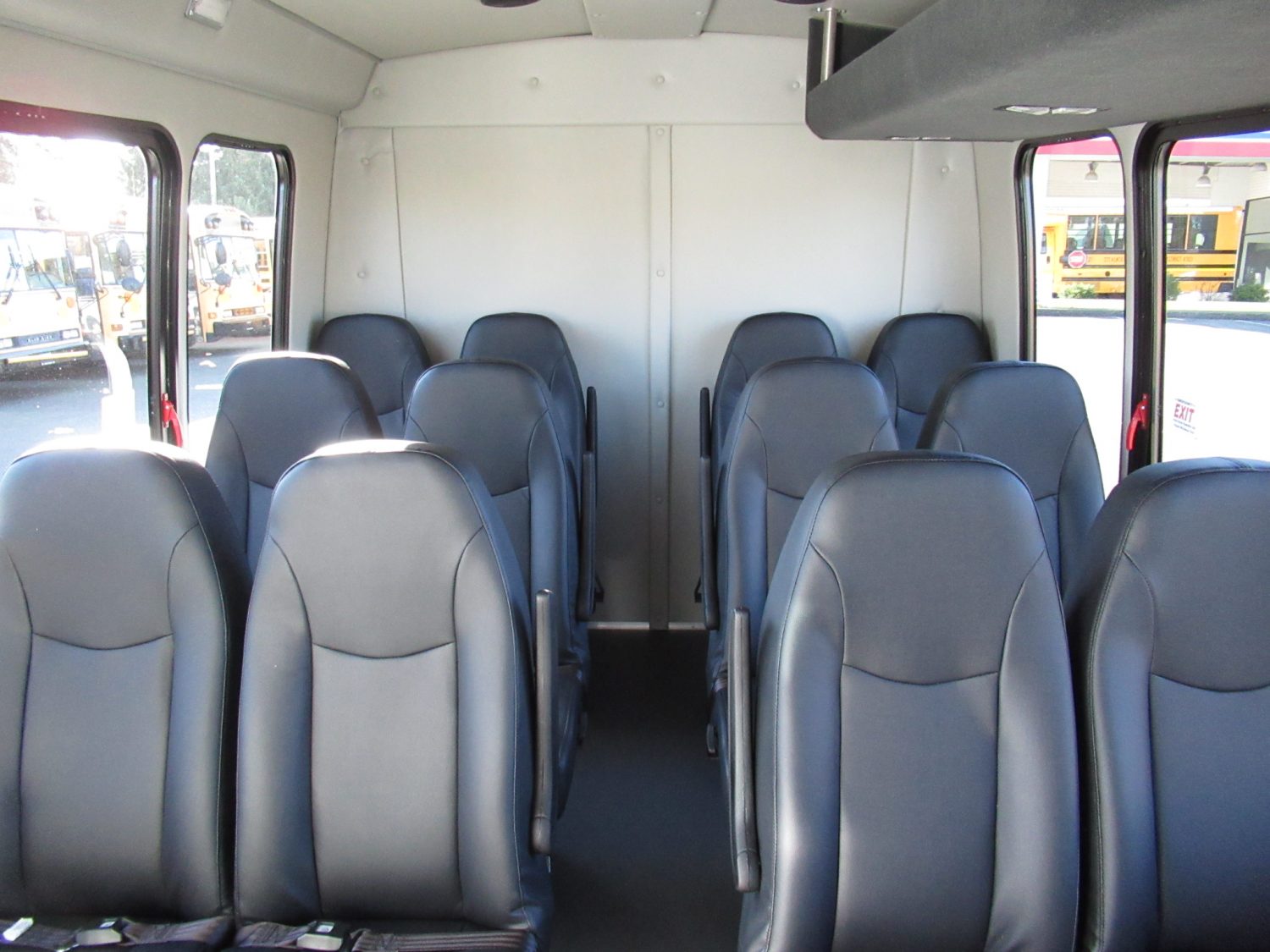 2020 Chevrolet Starquest 14 Passenger + Rear Luggage Shuttle Bus - S14058 - Image 6