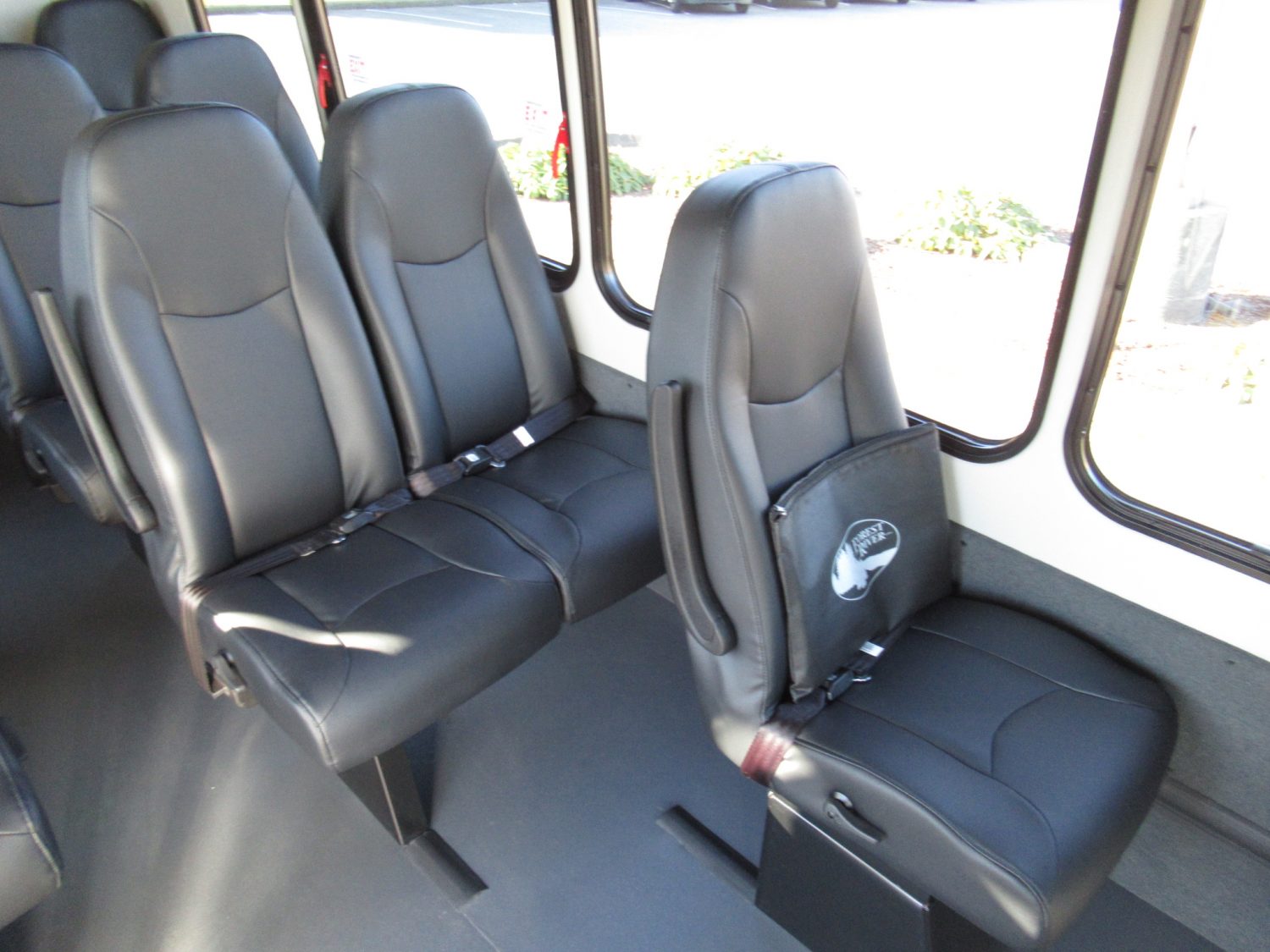 2020 Chevrolet Starquest 14 Passenger + Rear Luggage Shuttle Bus - S14058 - Image 7