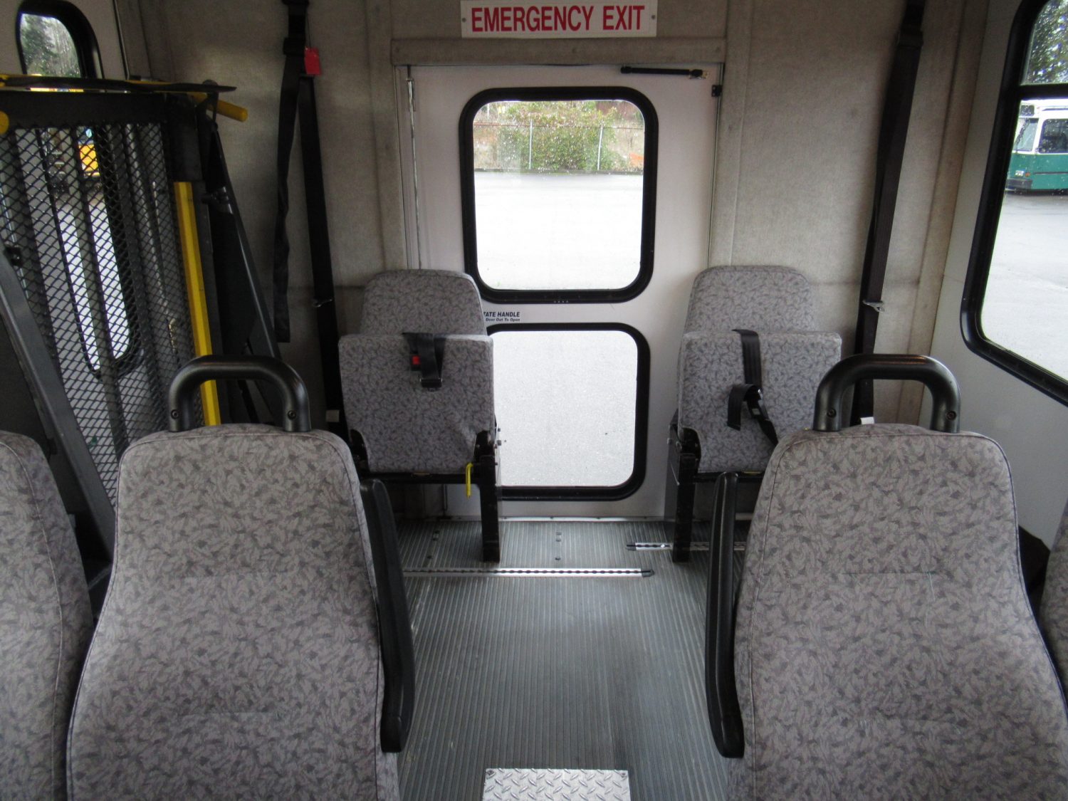 2006 Ford Starcraft Allstar 12 Passenger + 2 Wheelchair Shuttle Bus - S96418 - Image 7