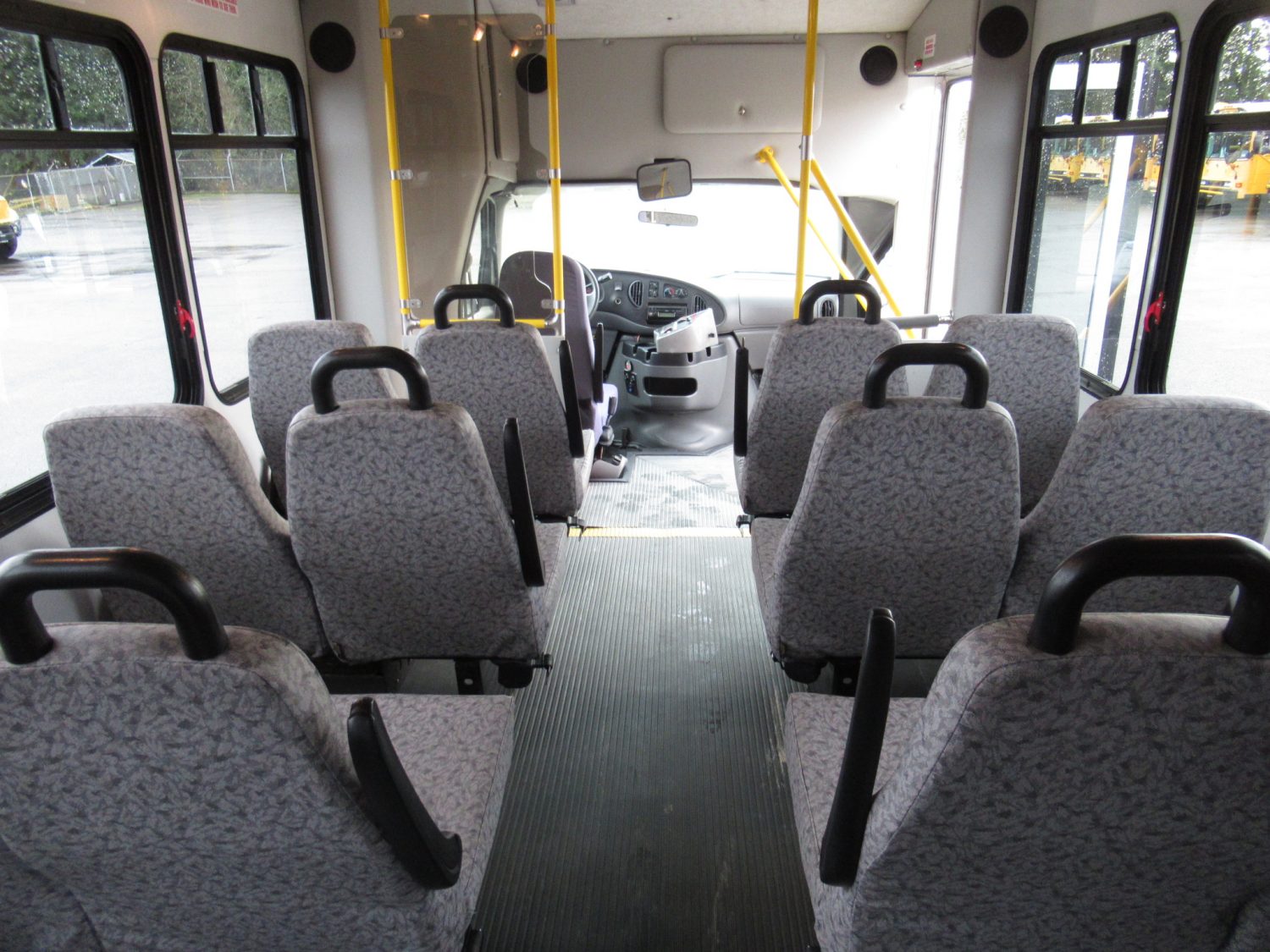 2006 Ford Starcraft Allstar 12 Passenger + 2 Wheelchair Shuttle Bus - S96418 - Image 8