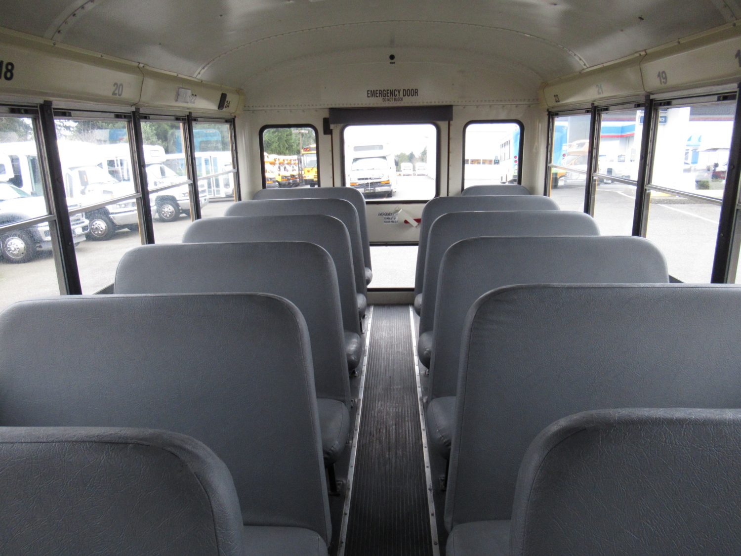 2005 International CE-300 71 Passenger Conventional School Bus - B75182 - Image 7