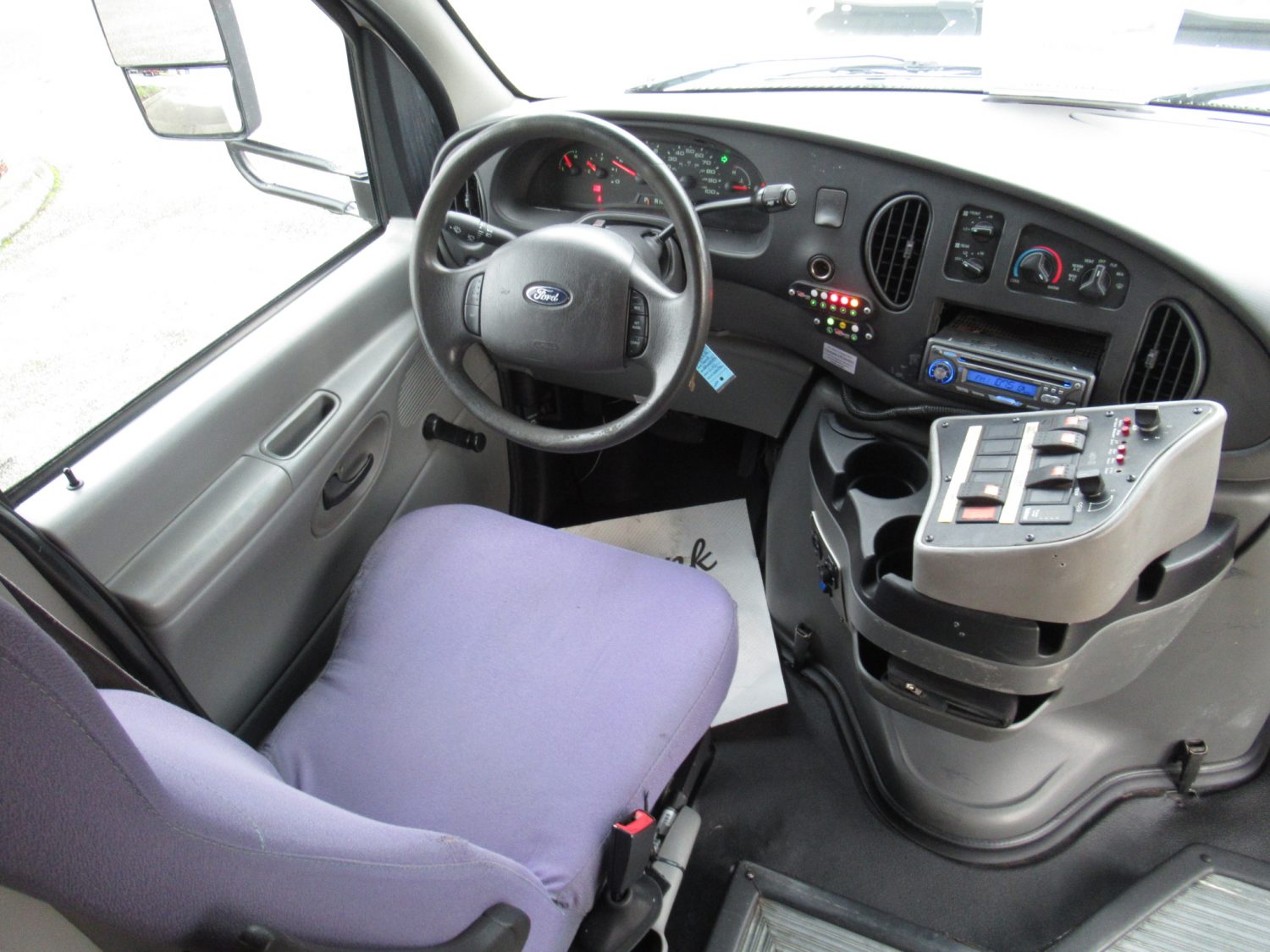 2008 Ford Starcraft Allstar 12 Passenger + 2 Wheelchair Shuttle Bus - S23050 - Image 5