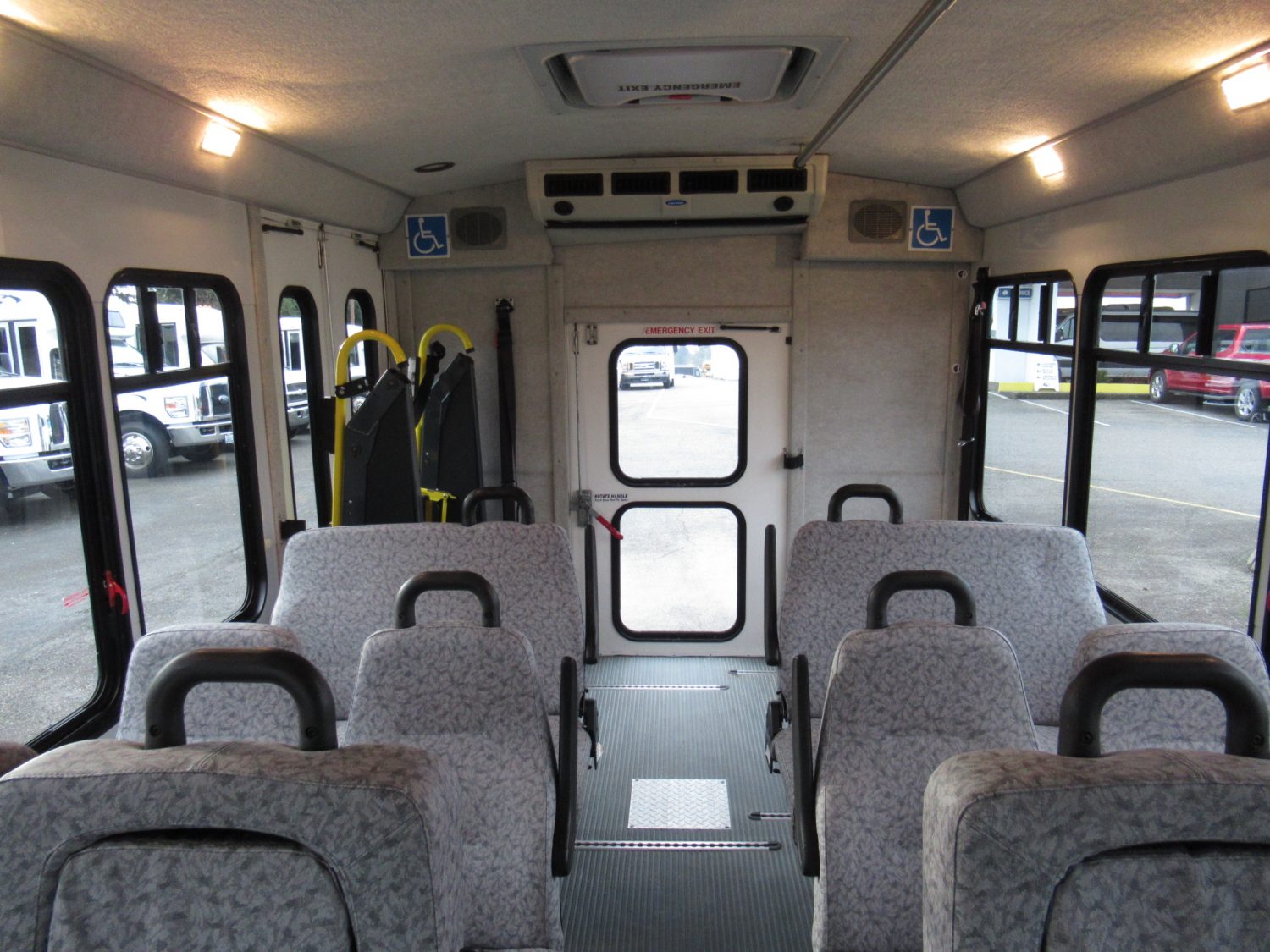 2008 Ford Starcraft Allstar 12 Passenger + 2 Wheelchair Shuttle Bus - S23050 - Image 6