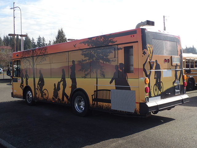 2008 Gillig LF30 28 Passenger Transit Bus - T91483 - Image 4