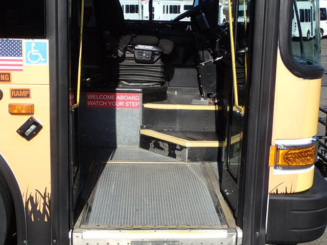 2008 Gillig LF30 28 Passenger Transit Bus - T91483 - Image 10