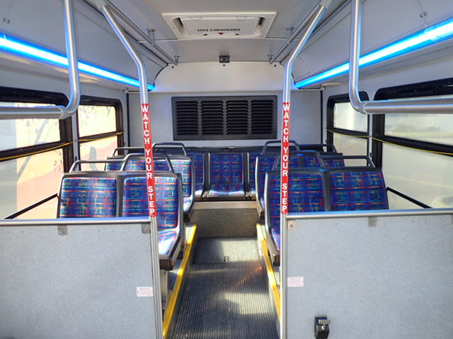 2008 Gillig LF30 28 Passenger Transit Bus - T91483 - Image 7